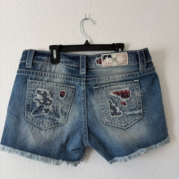 Miss Me Stars & Stripes Cut Off Fringe Shorts Size 29 Patriotic American Flag - Picture 2 of 6